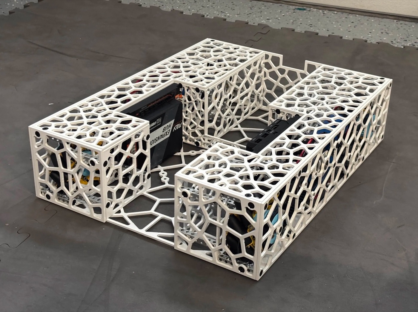 Boxy chassis, box-tube frame with modules mounted